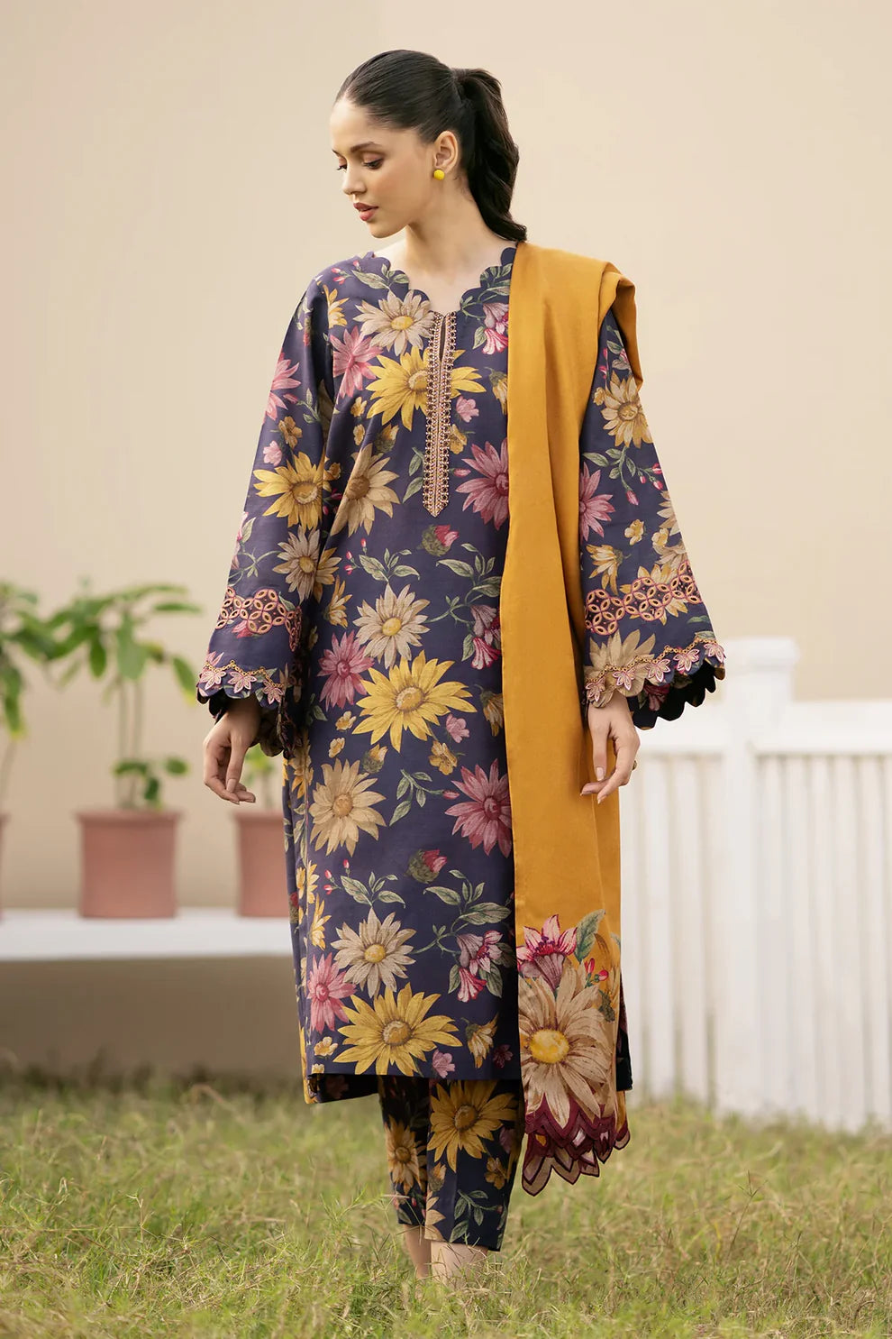 WINTER-3PC KHADDAR PRINTED SHIRT WITH KHADDAR PRINT DUPATTA AND PRINT TROUSER-2630