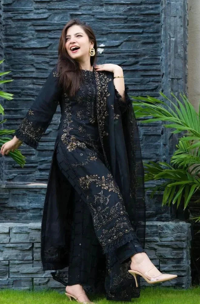 WINTER-3PC KHADDAR EMBROIDERED SHIRT WITH CHIFFON EMBROIDERED DUPATTA & TROUSER-4116