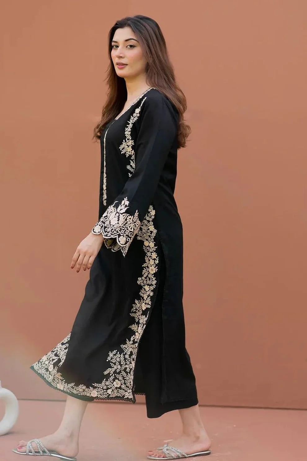 WINTER-2PC DHANAK EMBROIDERED SHIRT WITH DHANAK EMBROIDERED SLEEVES-118