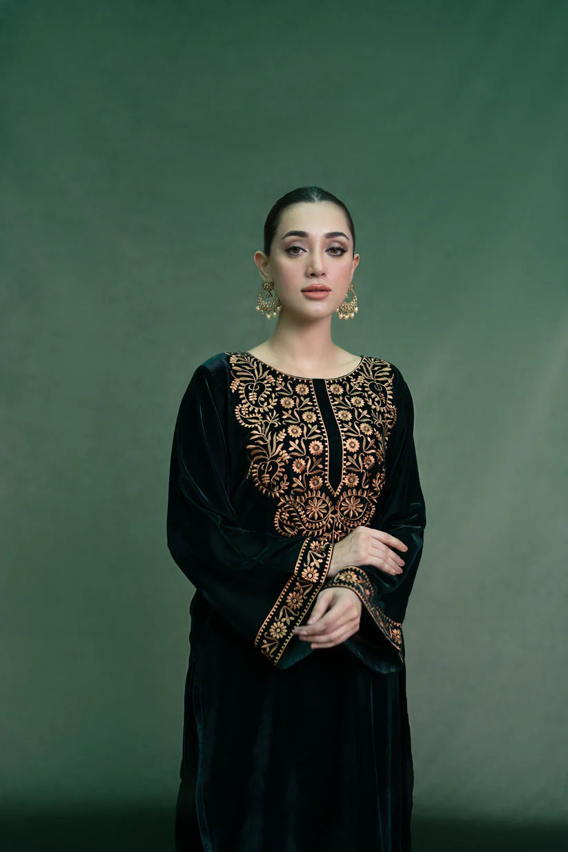 WINTER- 2PC Velvet Heavy Embroidered Shirt With Velvet Heavy Embroidered Trouser -D20